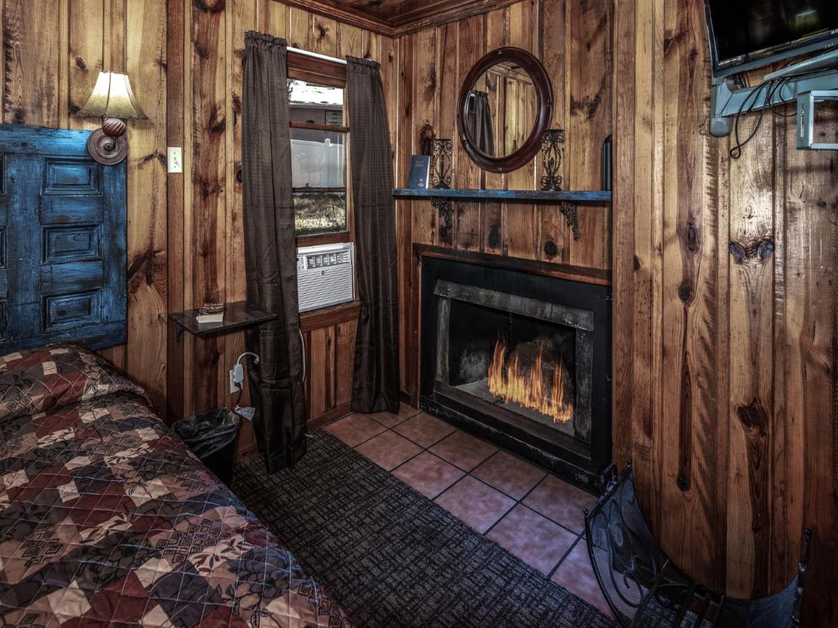 Apache Village 4, King Studio, Midtown, Sleeps 2 Ruidoso Luaran gambar